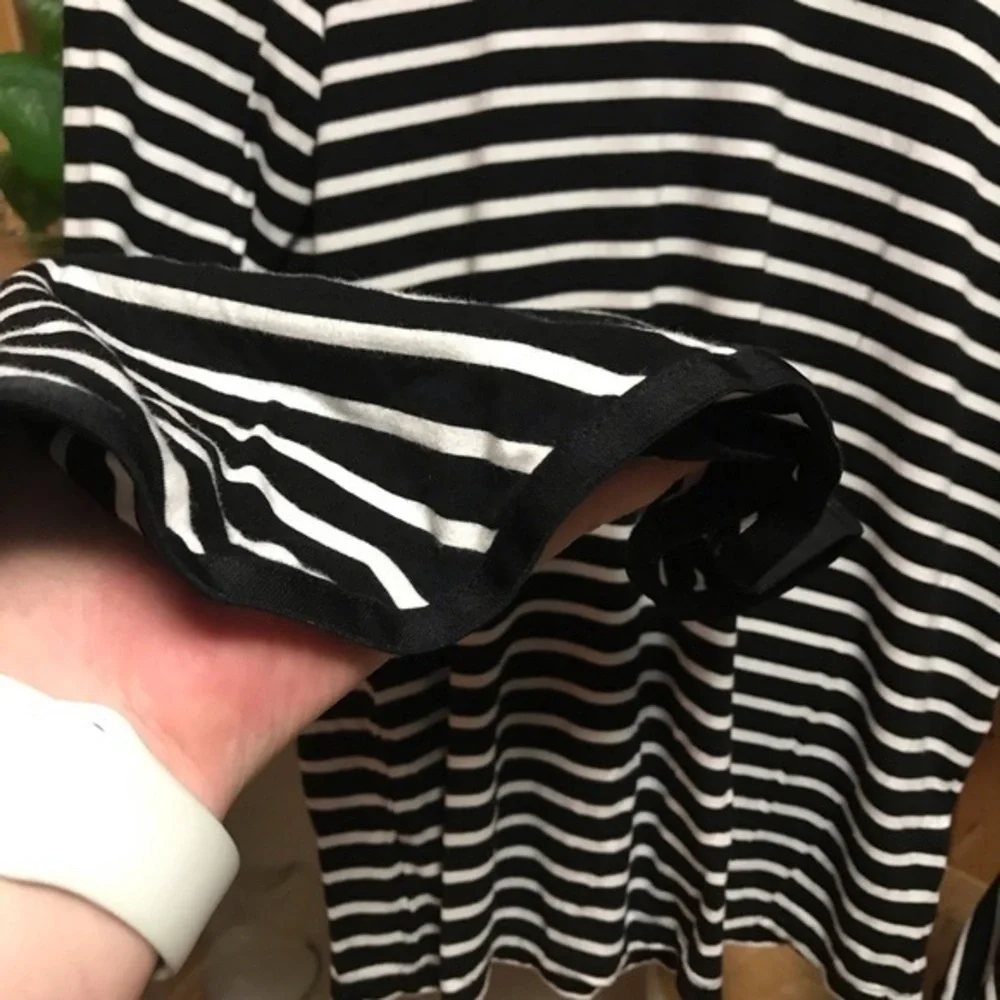 Style Mafia Black White Stripe Poppy Bell Sleeve Shirt Medium - Picture 8 of 12